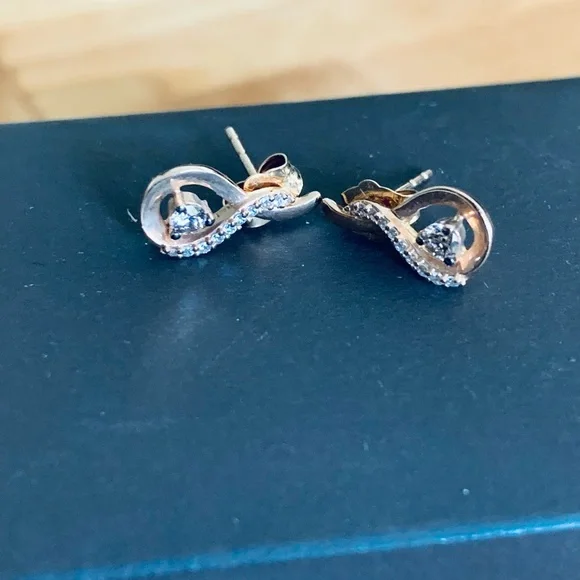 LeVian Diamond Earrings - PreOwned Seldom Worn - Picture 2 of 4